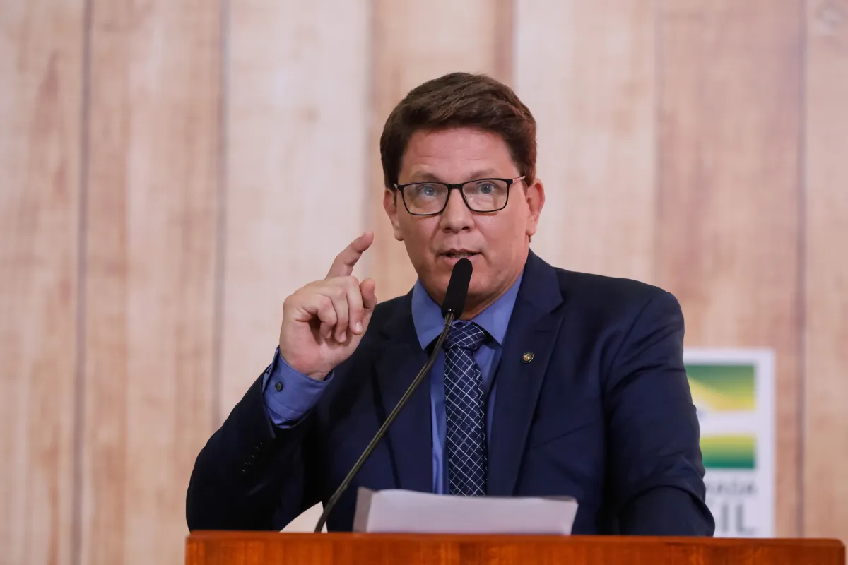 Celular de Mário Frias passará por perícia da PF para extração de dados